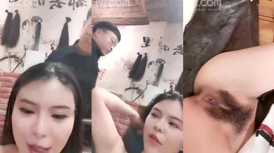 骚气妹子理发店勾引小哥啪啪,伸进衣服摸奶子编号F23AAD3