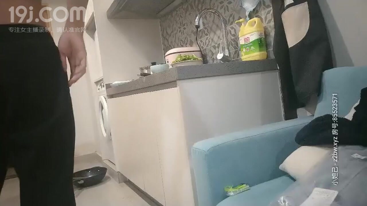 主播探花硬拉着正做晚饭的女友干一炮编号6CD47B4D