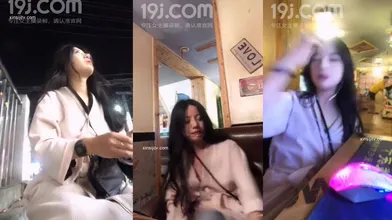 网红女神陈丝丝,户外直播网吧露出,全程露脸,外套下全裸,皮套制服,偷偷自慰编号EF8076E4
