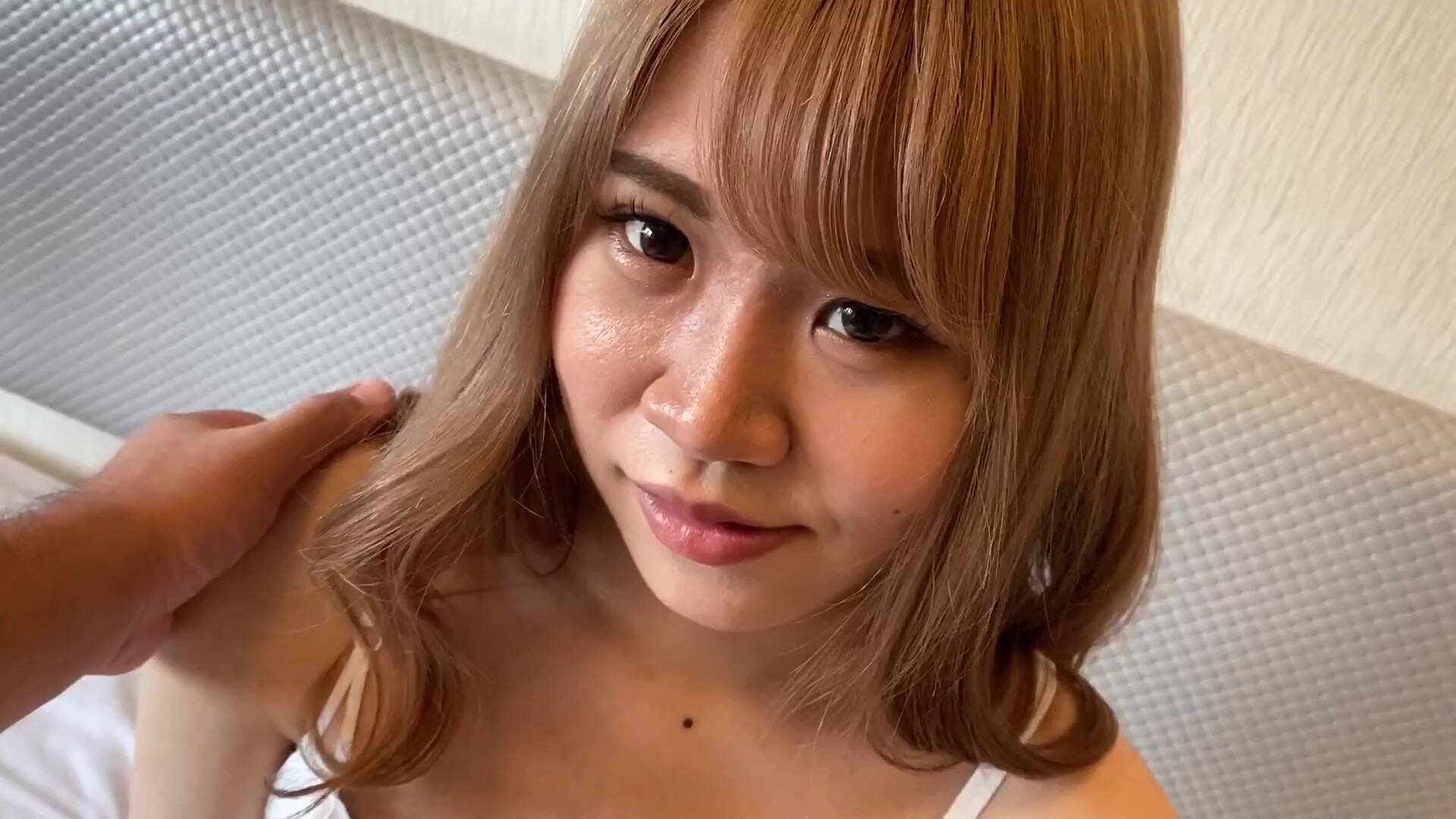 妹妹很会摇被中出了还不肯让屌退出う来.