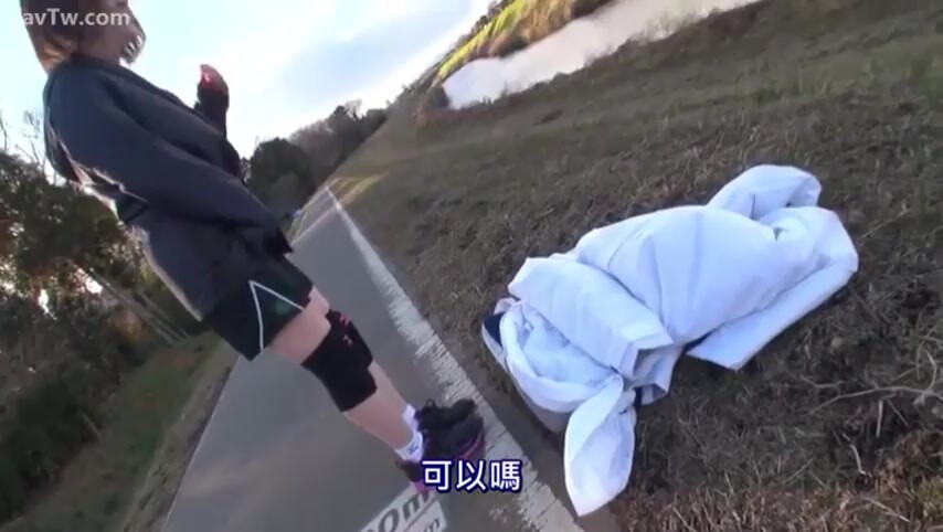 SDMU528「单向玻璃号埋头运动忘记穿内衣的女子体育大学生激烈高潮潮吹大喷射10人10连发痉挛的她们渴求肉棒其中6人成功插入う…」.