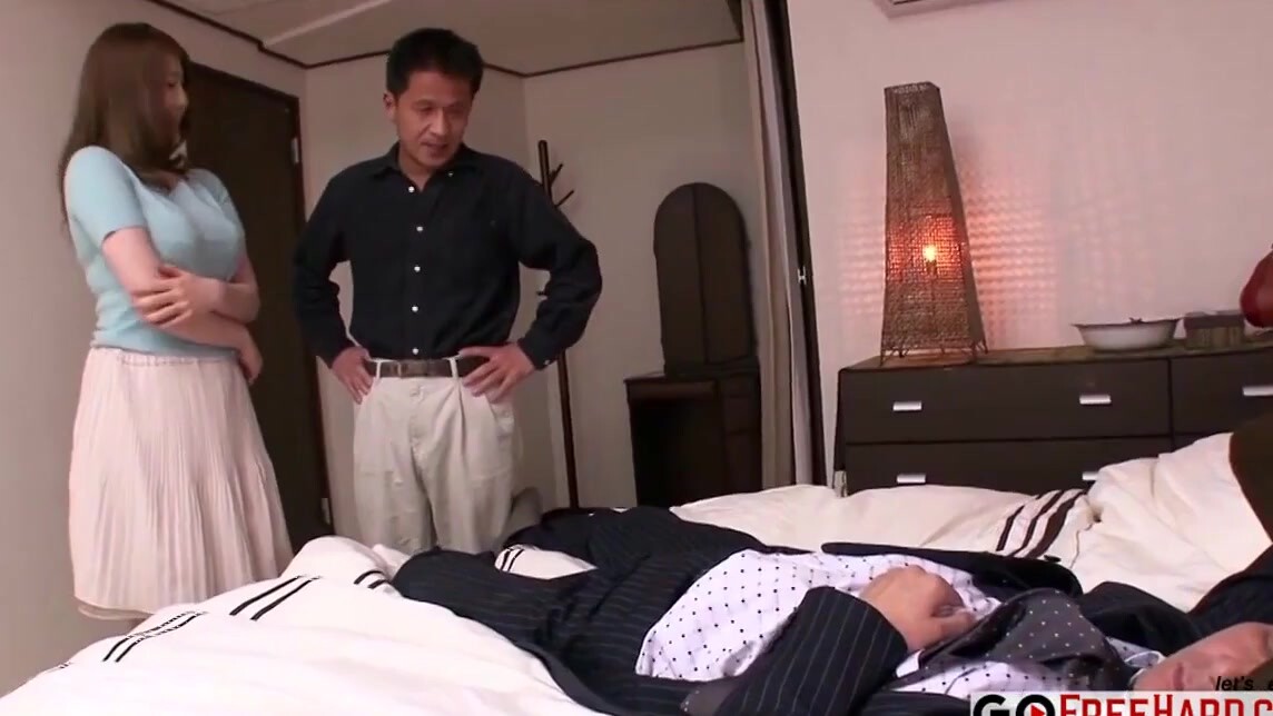 在电梯就开始顶不住了