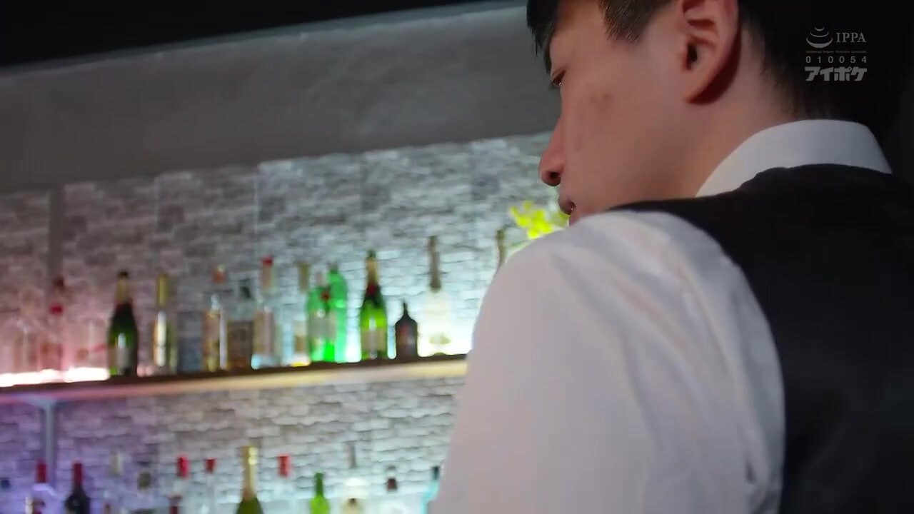 ipx949  バイト先のセクシー美女が大嫌いな店长の指示で际 加美杏奈.