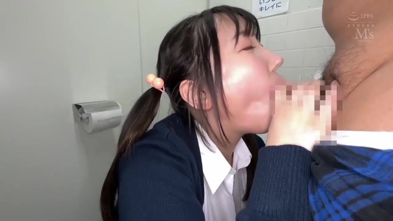 MVSD567C爆乳家出娘とおじさんの不思議な同居生活金無し孤独中年の汚部屋に住み着いたファザコン美う少女.