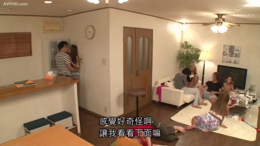 SUPA460一个人是没办法如果和朋友一起的话顺势演出AV素人女孩们全69人4小时う特辑.
