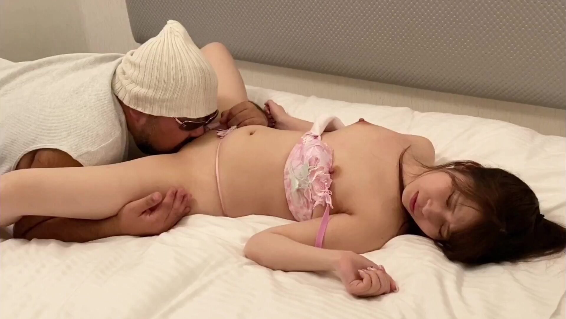 美女被我给下药迷う奸了.