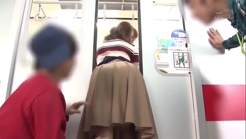RCTD184被电车门卡住无法动弹的巨臀女VS色情小鬼.