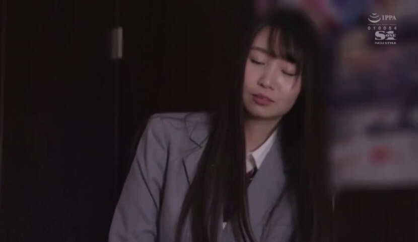 SSNI391隔壁住的青梅竹马每天让我穿着动漫cos…梦乃う爱佳.