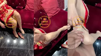 推特轻熟女少妇杀手PUA大神【小熊同学】福利私拍，美足美腿白皙性感，足交啪啪制服诱惑力十足 (291)
