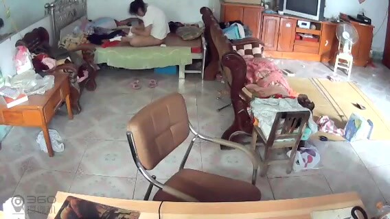 稀缺资源秘 年度精选二黑客破解家庭摄像头真实偸拍五花八门的居家隐私生活裸奔换衣打炮高清无水原档(30)