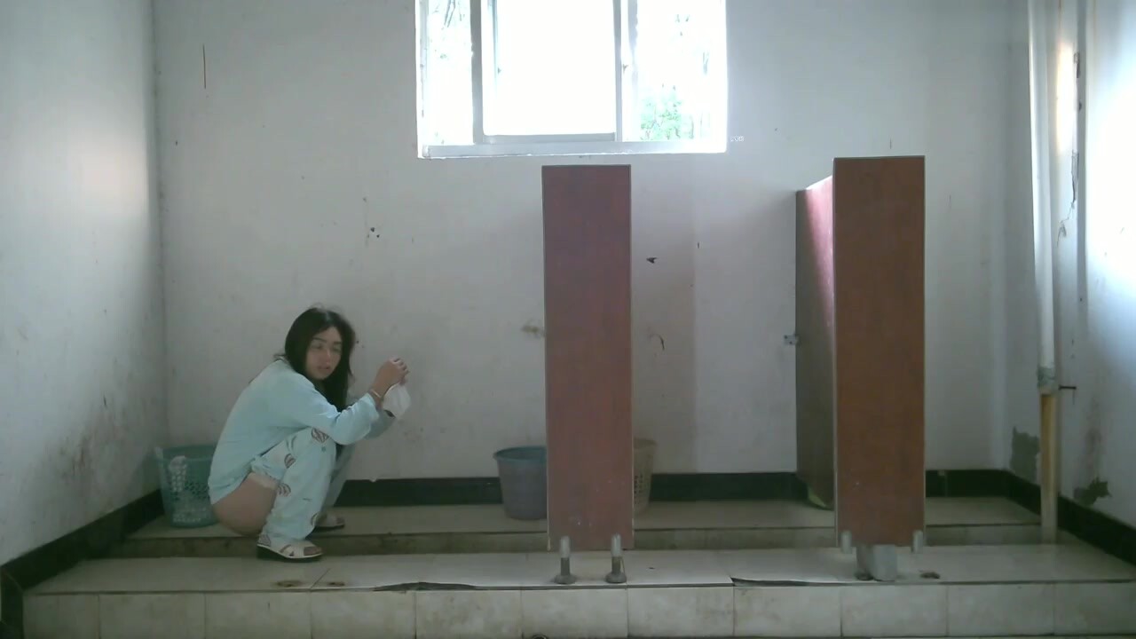 2024 (5)_佼佼者全景厕拍❤️系列苏州工业园电子厂女工宿舍女厕—升级全景 沟底双视角偷拍女工尿尿