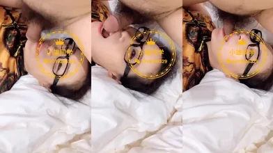 推特轻熟女少妇杀手PUA大神【小熊同学】福利私拍，美足美腿白皙性感，足交啪啪制服诱惑力十足 (312)