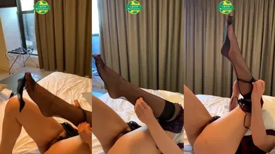 推特轻熟女少妇杀手PUA大神【小熊同学】福利私拍，美足美腿白皙性感，足交啪啪制服诱惑力十足 (75)