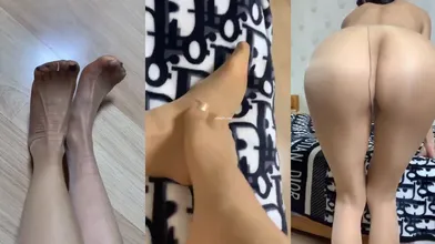 2025年5月最新【抖音泄密】10万粉丝小少妇【美车美商务咨询】气质丝袜少妇，大尺度视频，极品尤物好骚啊！(21)