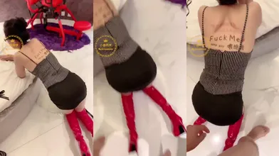 推特轻熟女少妇杀手PUA大神【小熊同学】福利私拍，美足美腿白皙性感，足交啪啪制服诱惑力十足 (151)