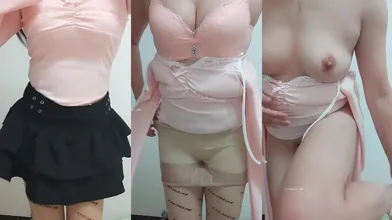 推荐快手颜值御姐【对半微笑（刘姨）】上海快餐店老板娘，漂亮熟女大长腿，身材完美掰逼自慰 (8)