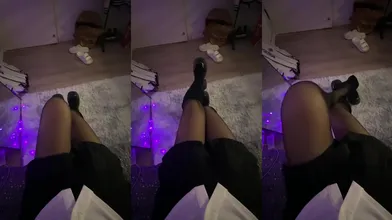最新无水首发福利！推特淫荡情侣【和罗维在床上】主打一个劲爆性爱，各种高难度姿势，倒挂金钩下腰一字马 (63)