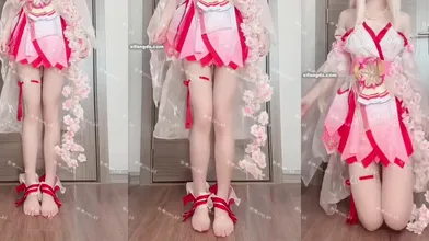 极品小母狗『忧郁小糕』做爱裸舞合集，可甜清纯萝莉系美少女 多水超级粉嫩小蝴蝶 纯纯人形小母狗(8)
