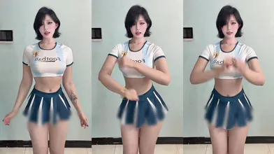【重磅爆料】，抖音两百万粉丝网红【鹅鹅】万元定制，无数人心中的女神，超绝BBW身材极品反差婊，大尺度抖臀自慰 (14)