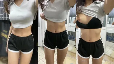 【真实大学生】土豪重金定制，极品身材女大学生，宿舍拉上帘，各种制服情趣道具自慰，骚的一批(103)