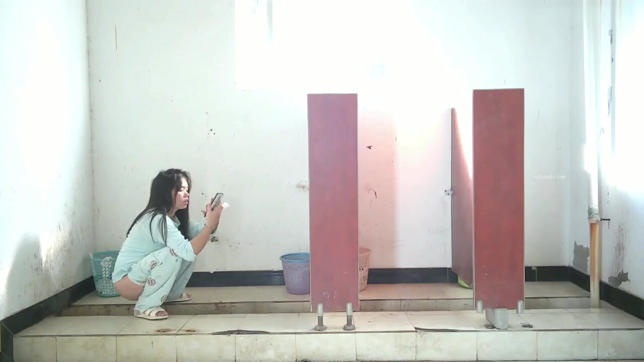 2024 (14)_佼佼者全景厕拍❤️系列苏州工业园电子厂女工宿舍女厕—升级全景 沟底双视角偷拍女工尿尿