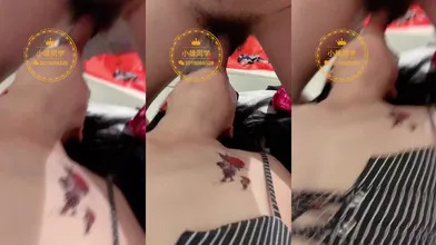 推特轻熟女少妇杀手PUA大神【小熊同学】福利私拍，美足美腿白皙性感，足交啪啪制服诱惑力十足 (143)