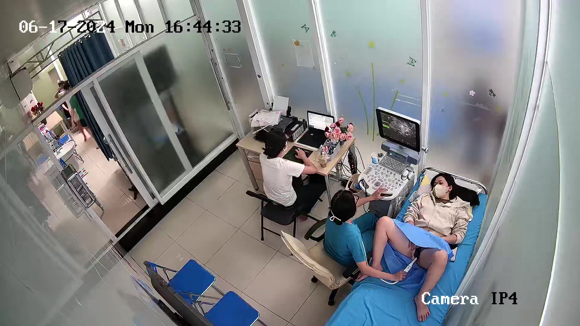 稀缺黑客破解医院监控摄像头❤️偷拍妇科检查孕妇插逼阴道检查9