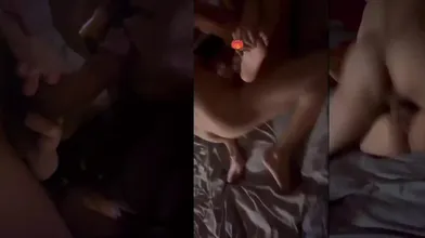 最新福利！推特极品浪女【TJ淫妻笑笑】性福生活，喜欢绿露出3P玩的开放被单男操的声嘶力竭浪叫 (23)
