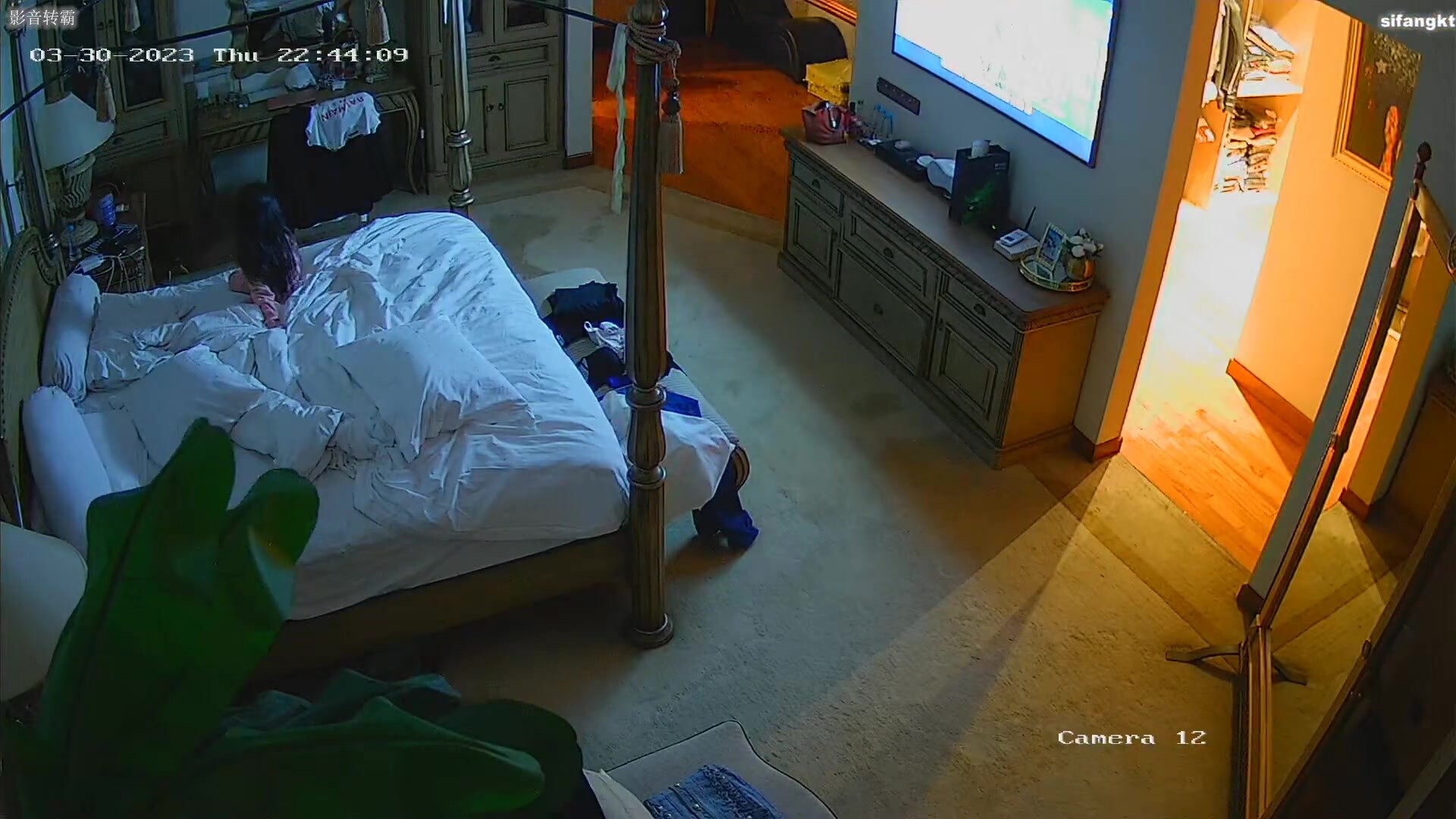 20230401023226789黑客破解家庭网络摄像头偷拍夫妻私密生活❤️大白奶子年轻少妇和老公啪啪淫叫声真大