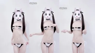 极品小母狗『忧郁小糕』做爱裸舞合集，可甜清纯萝莉系美少女 多水超级粉嫩小蝴蝶 纯纯人形小母狗(9)
