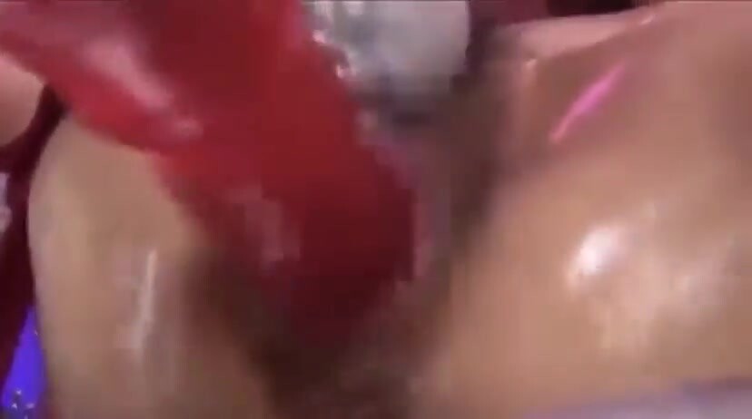 《稀缺资源✅大开眼界》深渊巨口！推特猎奇圈极品福利视频重弹来袭！各类女人极限玩逼玩肛玩尿道~已无法形容(96)