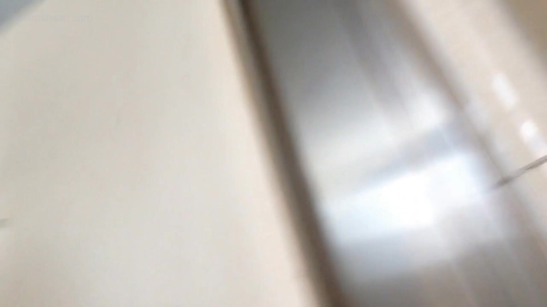 最新厕所偷窥中学嫩妹嘘嘘
