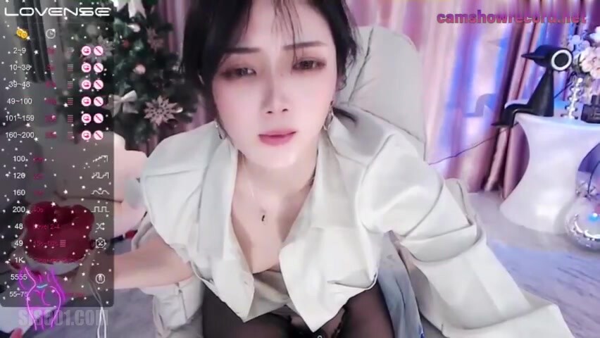 【Stripchat】阴毛浓密性欲旺盛黑丝女主播「Juan520」“我要用玩具玩喷水”高跟黑丝自慰极度风骚