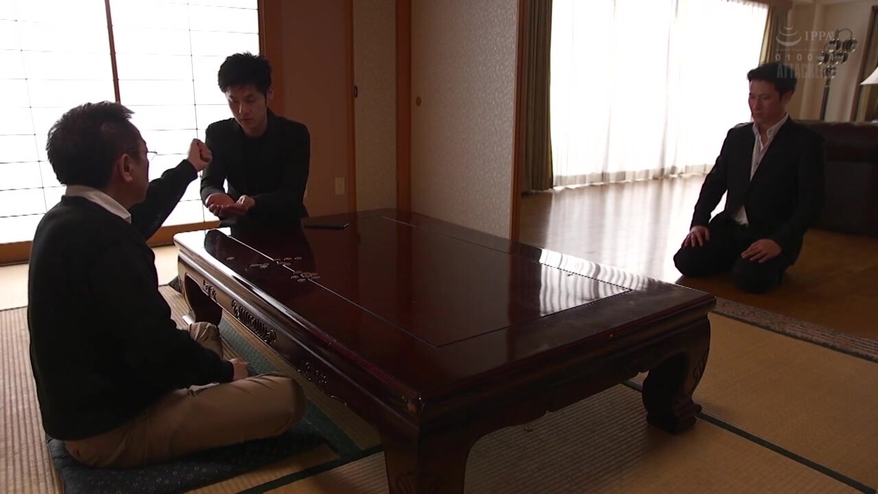 (中文字幕) [SHKD-902] 把东京来的美女小姐姐弥生美月泡到手后反手卖给猥琐大叔当作性玩具