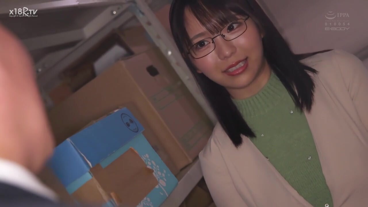 【中文字幕】地味眼镜OLだけど…巨乳でスケベで痴女だったら兴奋してくれますか？ 莉々はるか