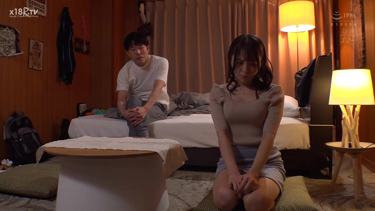 【中文字幕】隔壁高傲的美人妻，把她的弱点抓住的我，强迫本番也强迫中出！在店外也把她变成性奴隶。佐藤乃乃果