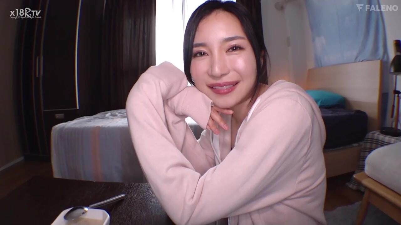 【中文字幕】隣の人妻と…仆の部屋にやってくる奥さんの色気に负けて何度も何度もセックスしてしまった 小野夕子