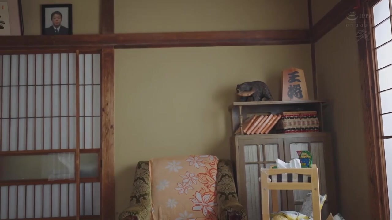 アラサー丧女姉を説教レ×プしたら10年振りのチ〇ポに性欲大爆発！ 都月るいさ 隠れ巨乳を激揺れさせてタネ搾り野獣プレス！！