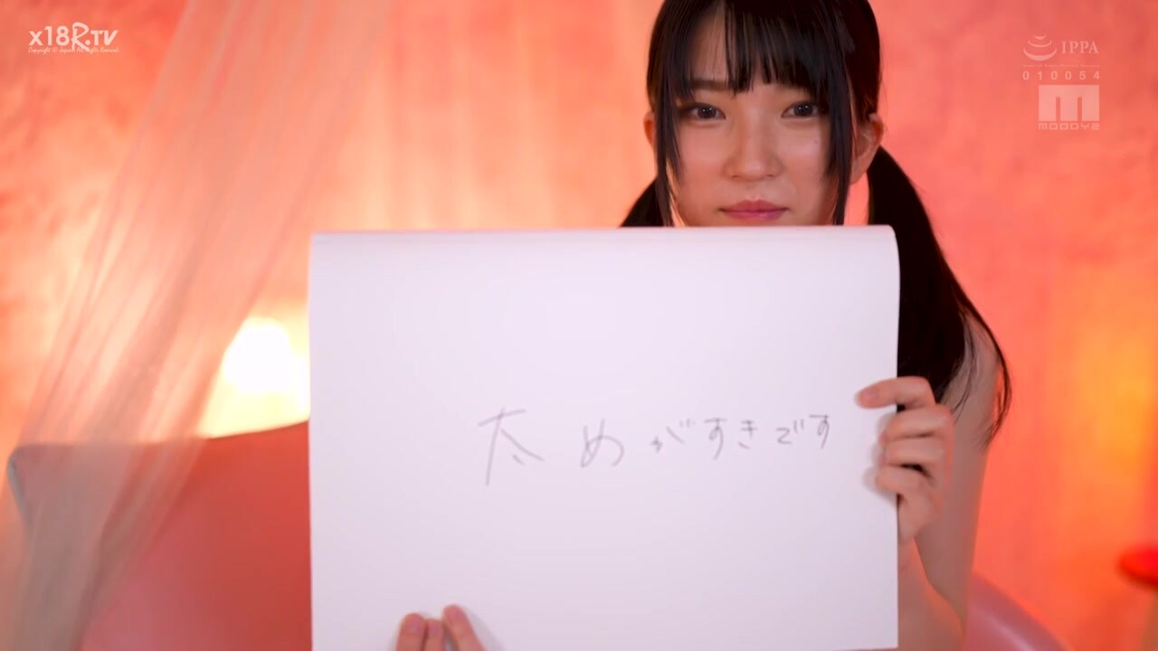 【中文字幕】新人ＡＶ出道。１８岁伊织雏乃。奇迹的时薪一千日元打工女